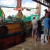 Fishers unload cantrang nets
